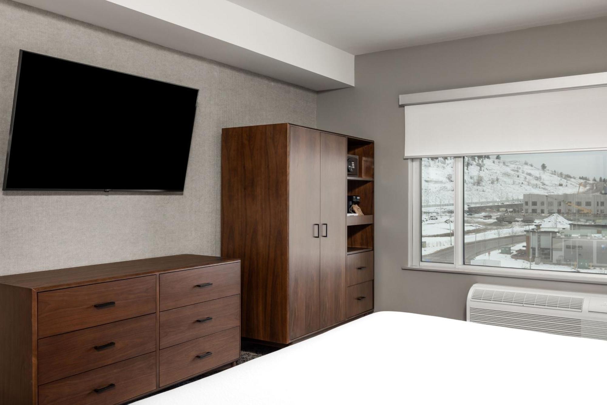 Four Points By Sheraton Kelowna Airport מראה חיצוני תמונה