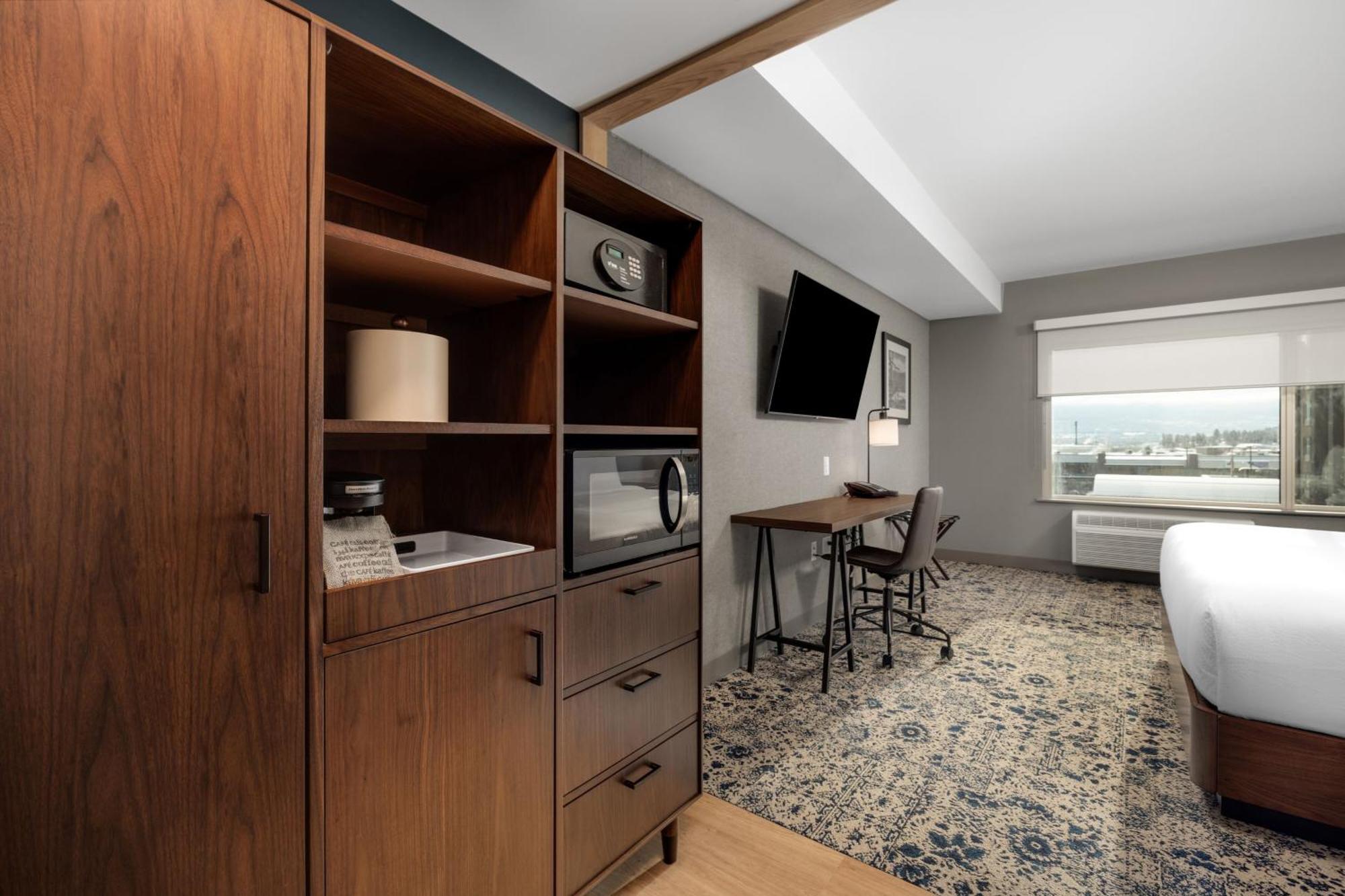 Four Points By Sheraton Kelowna Airport מראה חיצוני תמונה