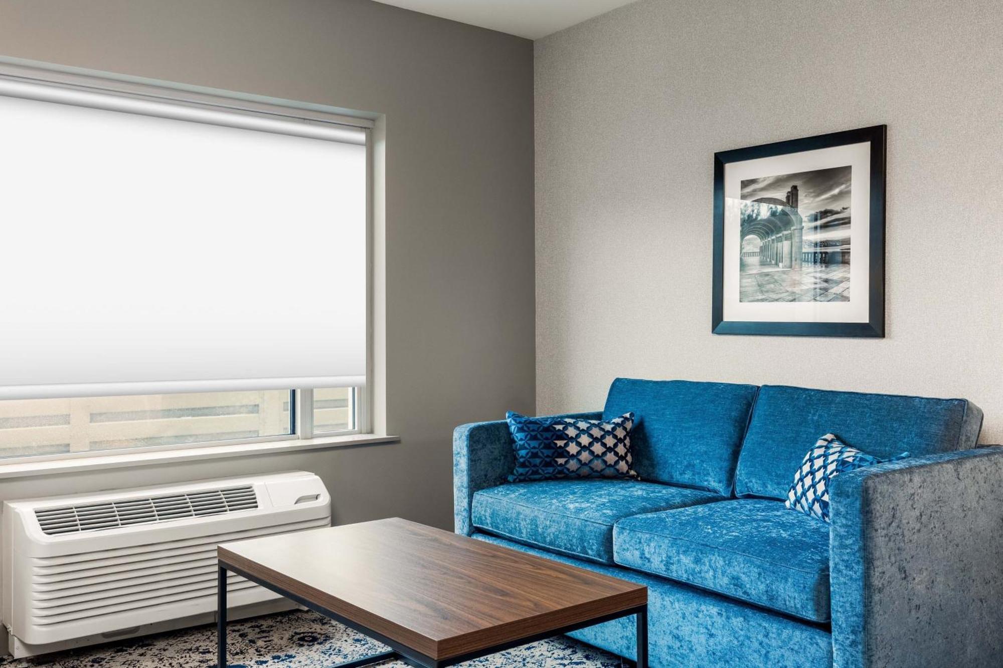 Four Points By Sheraton Kelowna Airport מראה חיצוני תמונה