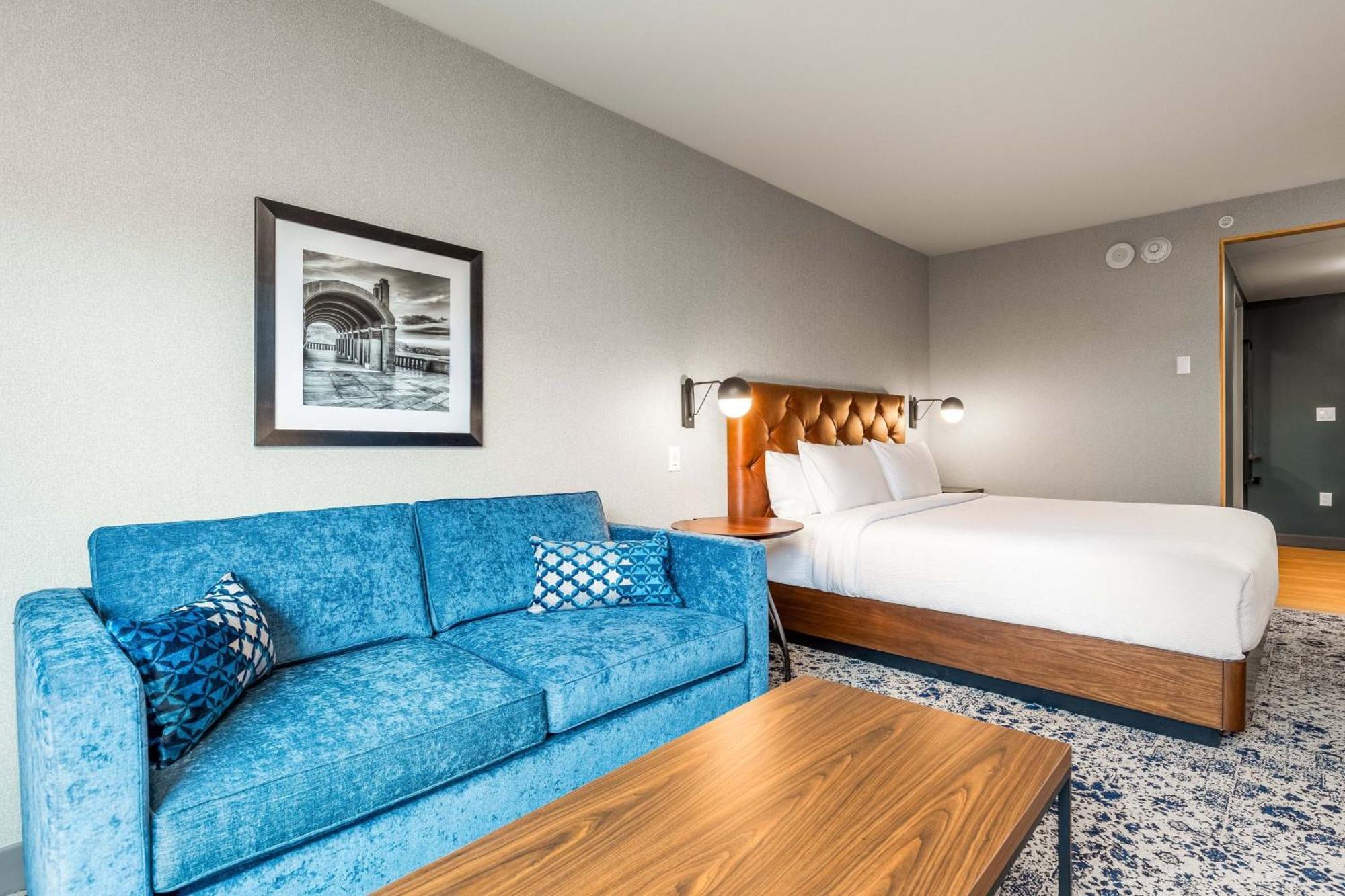 Four Points By Sheraton Kelowna Airport מראה חיצוני תמונה