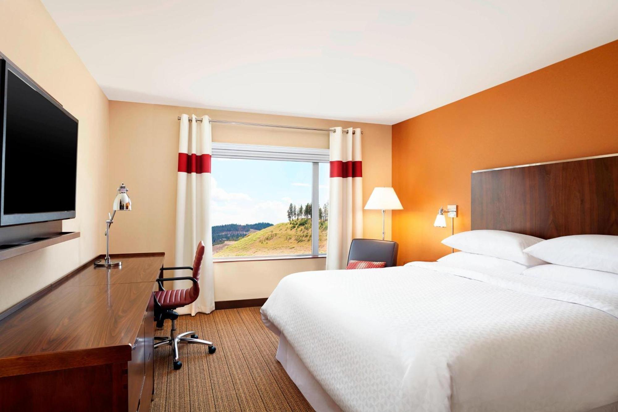 Four Points By Sheraton Kelowna Airport מראה חיצוני תמונה