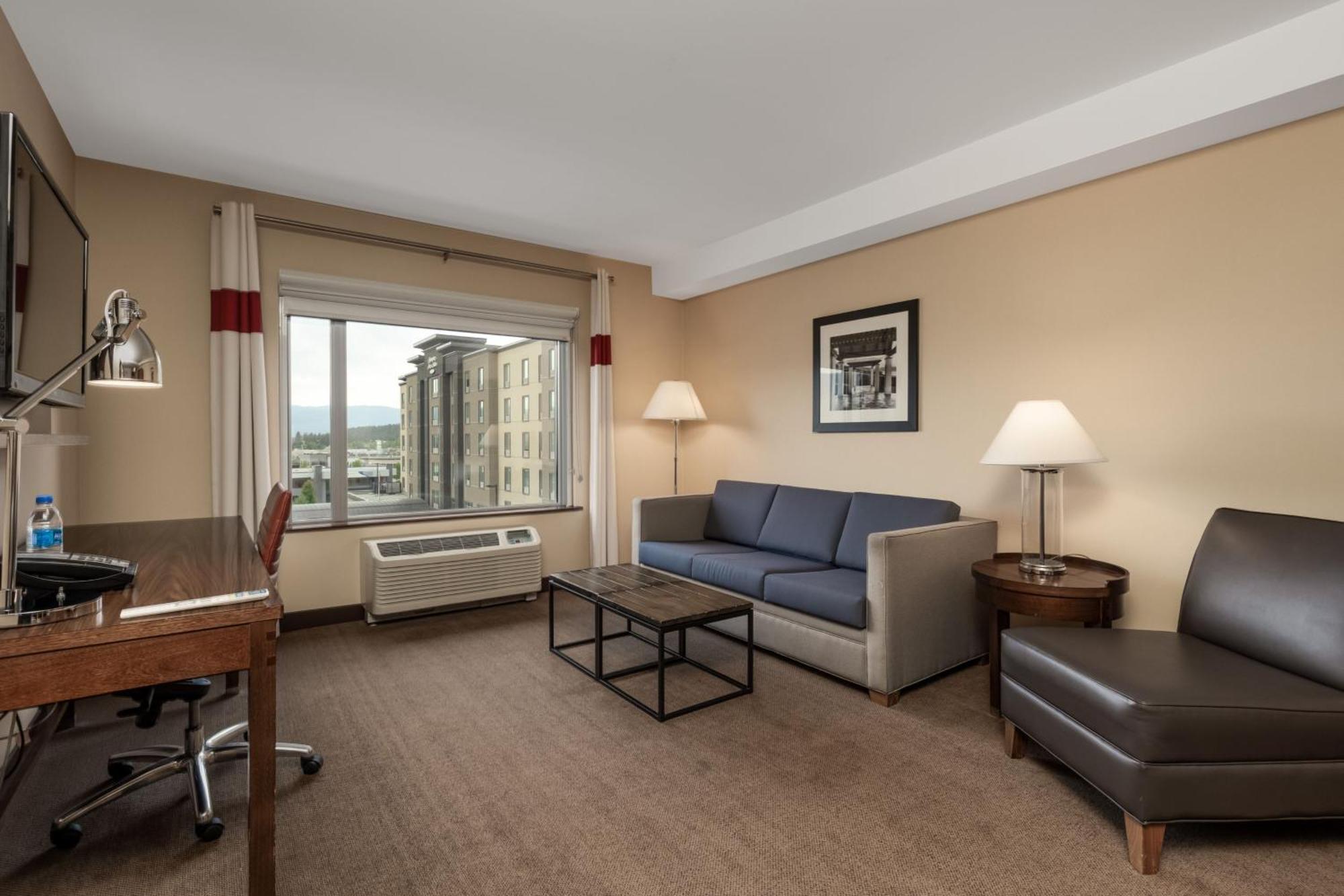 Four Points By Sheraton Kelowna Airport מראה חיצוני תמונה